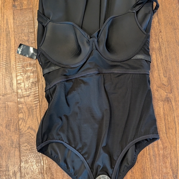 Torrid Underwire Wrap Front Swim Dress  Black Size 0x C/D NWT - Picture 16 of 17